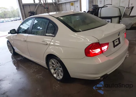 2011 BMW 328I z USA, uszkodzony, nr VIN WBAPH7C50BE676796